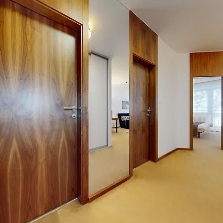 Deluxe Jasna * デマノブスカ・ドリーナ