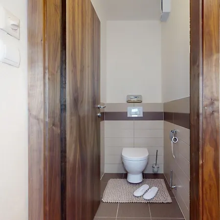 Deluxe Jasna * デマノブスカ・ドリーナ