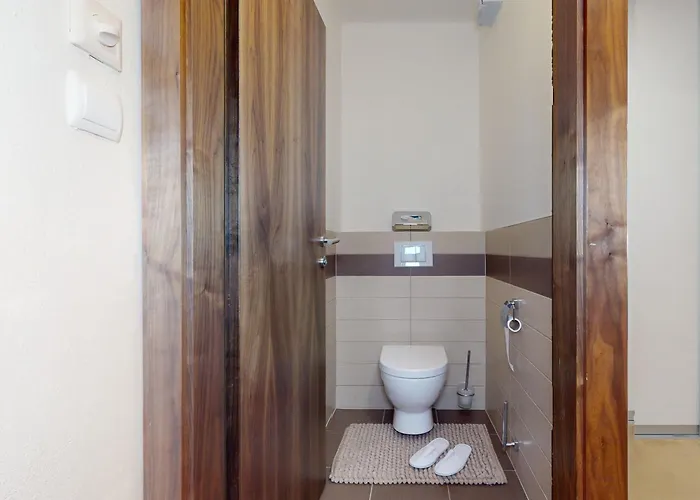 Deluxe Jasna * デマノブスカ・ドリーナ